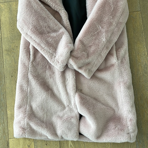 AVEC LES FILLES PINK FAUX FUR COAT - Picture 2 of 2